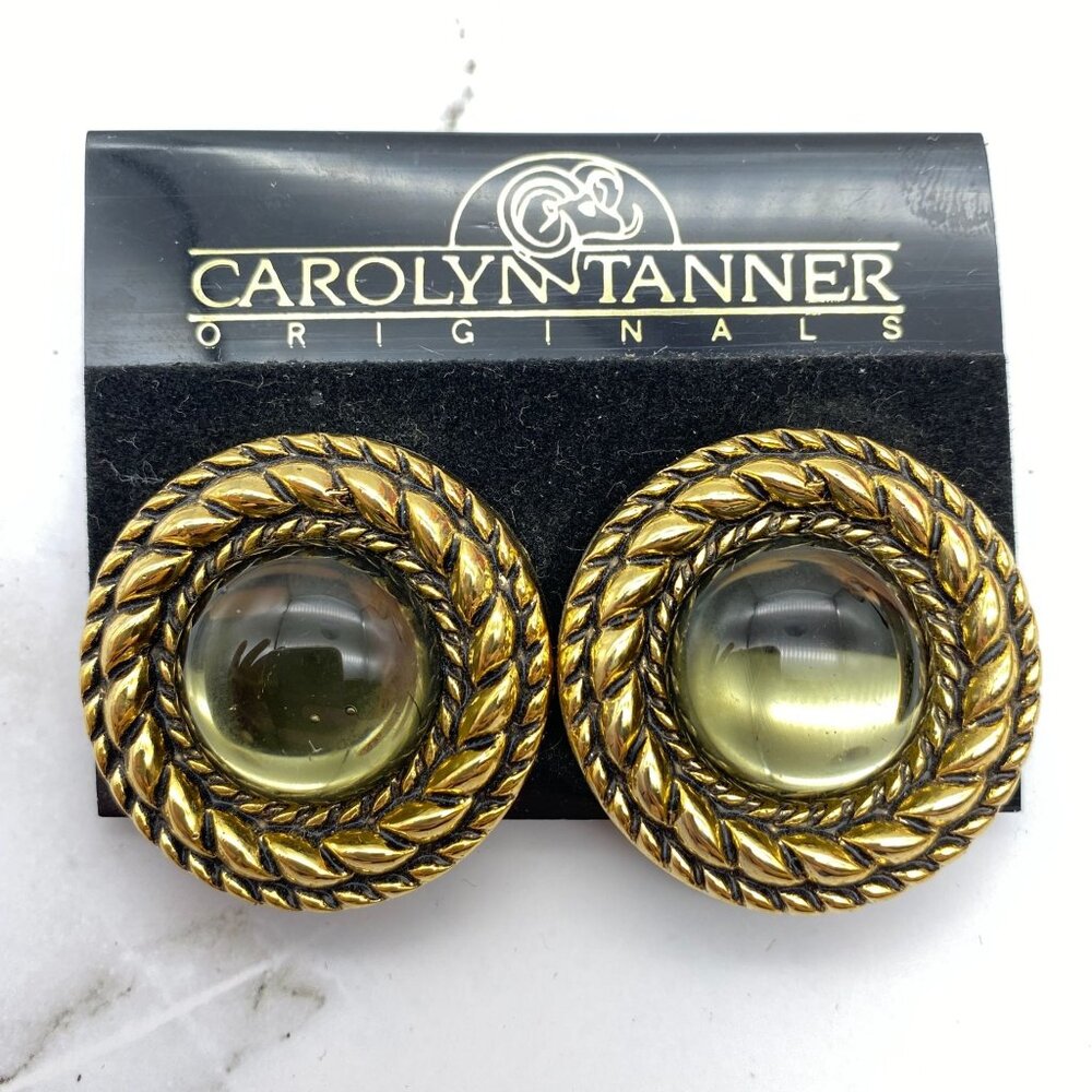 Vintage Carolyn Tanner Round twisted rope gold tone clip on earrings Green glass